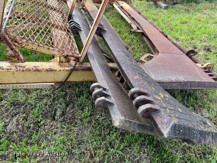 image for item DQ2059 1978 Caterpillar D8K  cable plow