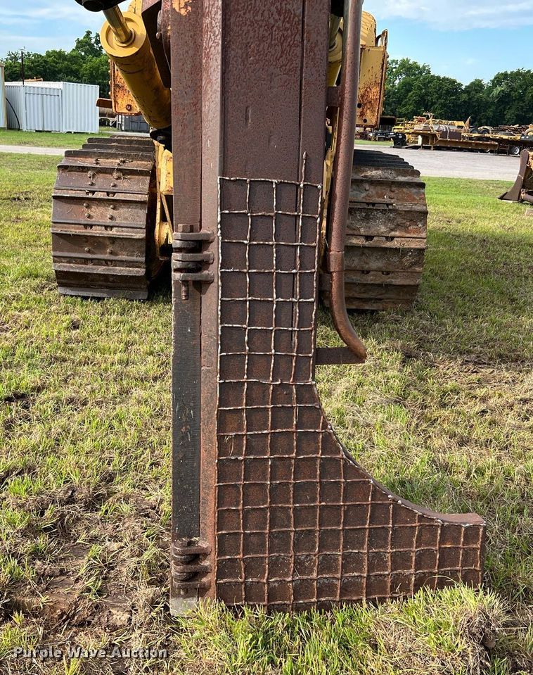 image for item DQ2059 1978 Caterpillar D8K  cable plow