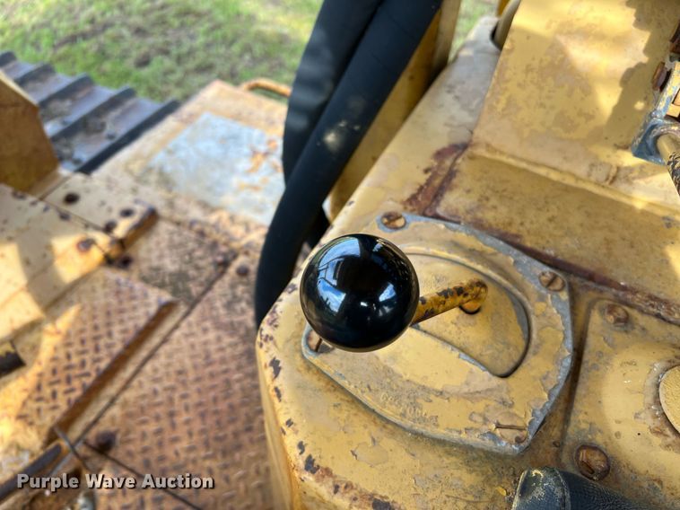 image for item DQ2059 1978 Caterpillar D8K  cable plow