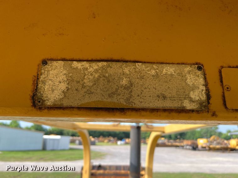 image for item DQ2059 1978 Caterpillar D8K  cable plow