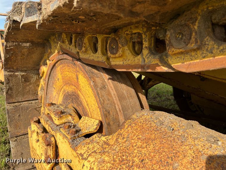 image for item DQ2059 1978 Caterpillar D8K  cable plow