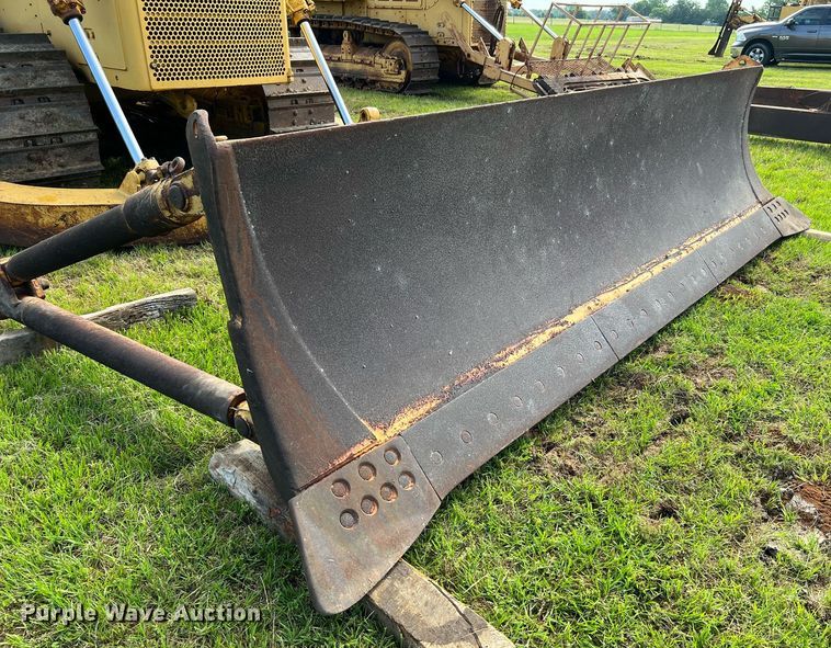 image for item DQ2060 1981 Caterpillar D8K  dozer