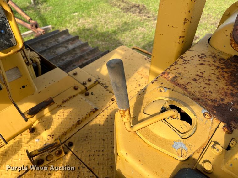 image for item DQ2060 1981 Caterpillar D8K  dozer