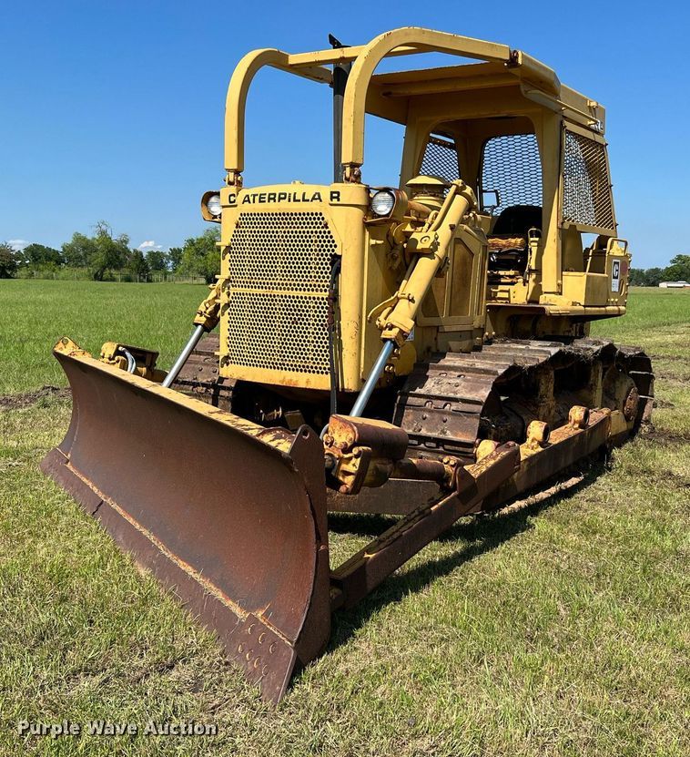 image for item DQ2061 1982 Caterpillar D7G  dozer