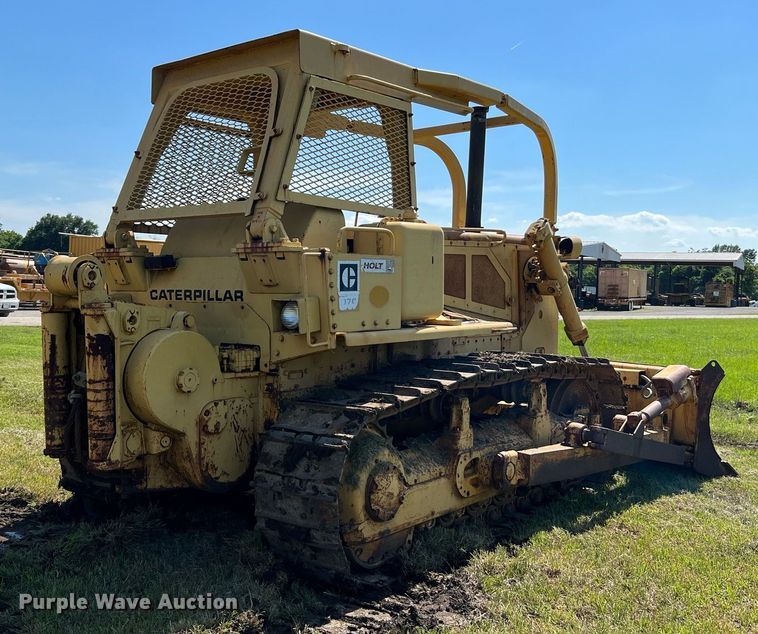 image for item DQ2061 1982 Caterpillar D7G  dozer