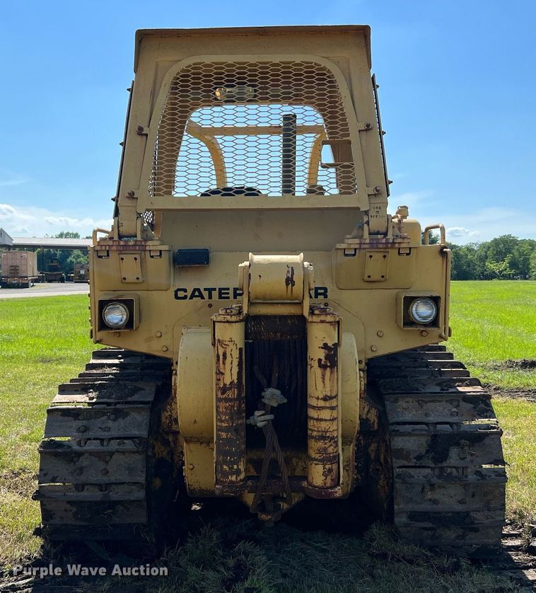image for item DQ2061 1982 Caterpillar D7G  dozer