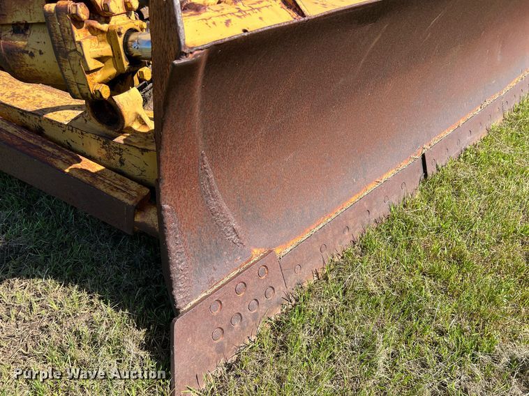 image for item DQ2061 1982 Caterpillar D7G  dozer