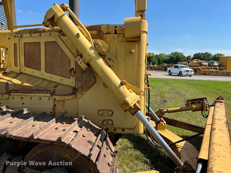 image for item DQ2061 1982 Caterpillar D7G  dozer