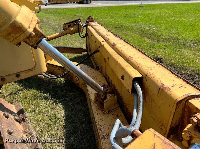image for item DQ2061 1982 Caterpillar D7G  dozer