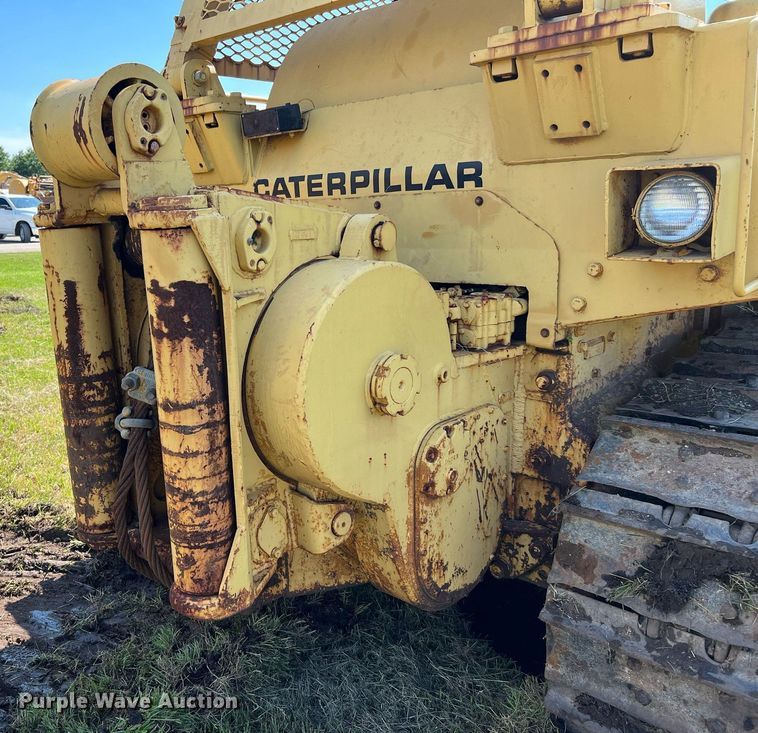 image for item DQ2061 1982 Caterpillar D7G  dozer