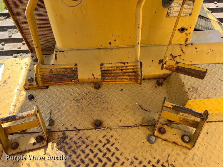 image for item DQ2061 1982 Caterpillar D7G  dozer