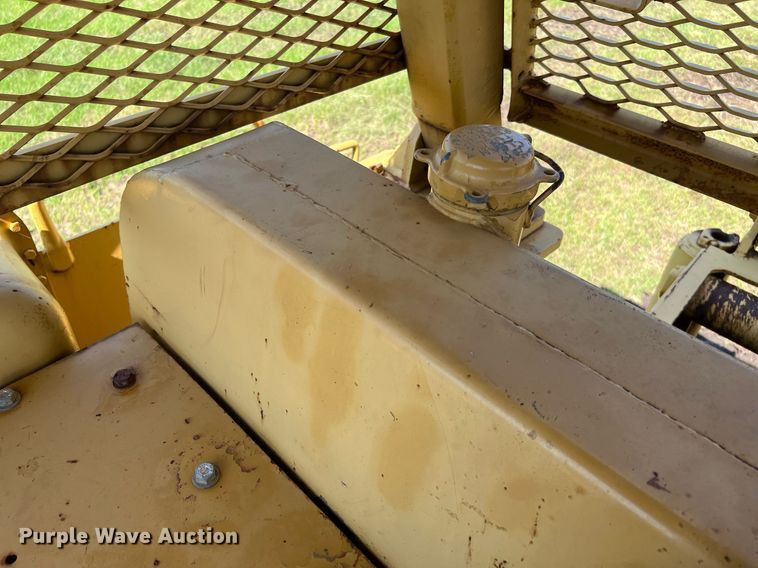 image for item DQ2061 1982 Caterpillar D7G  dozer