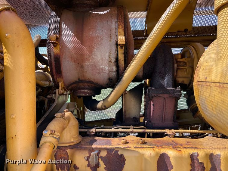 image for item DQ2061 1982 Caterpillar D7G  dozer