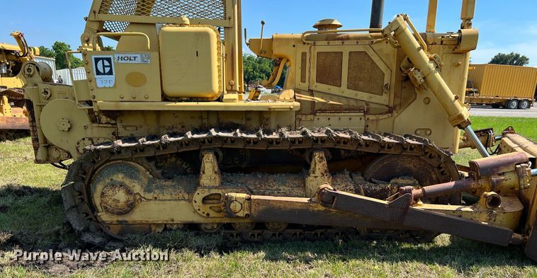 image for item DQ2061 1982 Caterpillar D7G  dozer