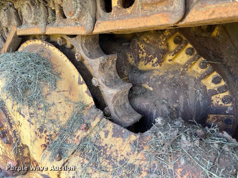 image for item DQ2061 1982 Caterpillar D7G  dozer