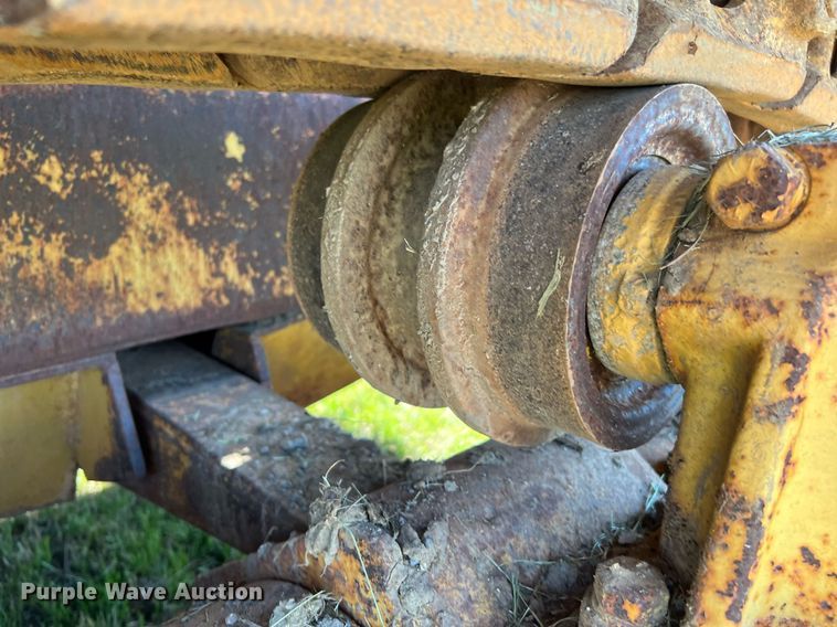 image for item DQ2061 1982 Caterpillar D7G  dozer