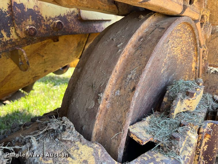 image for item DQ2061 1982 Caterpillar D7G  dozer