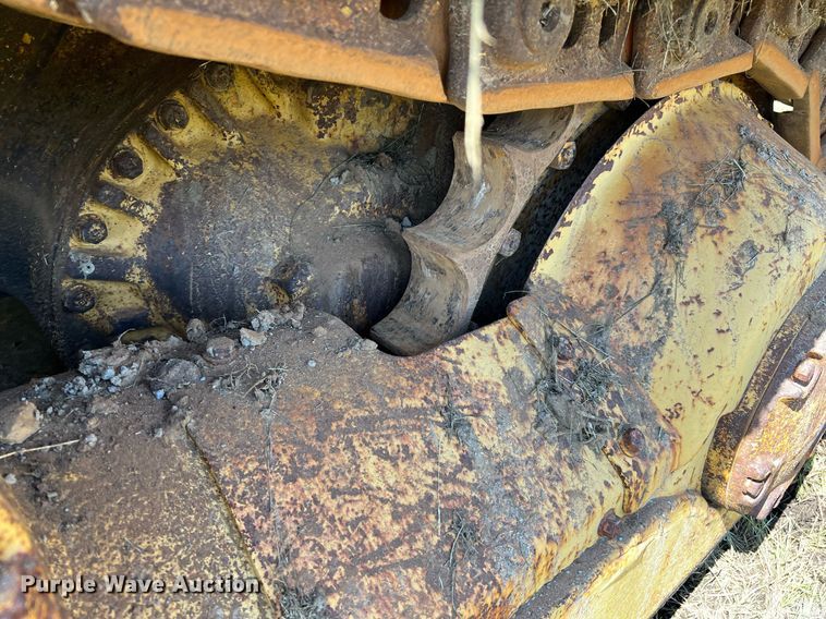 image for item DQ2061 1982 Caterpillar D7G  dozer