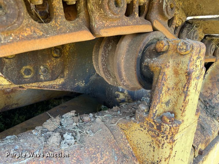 image for item DQ2061 1982 Caterpillar D7G  dozer