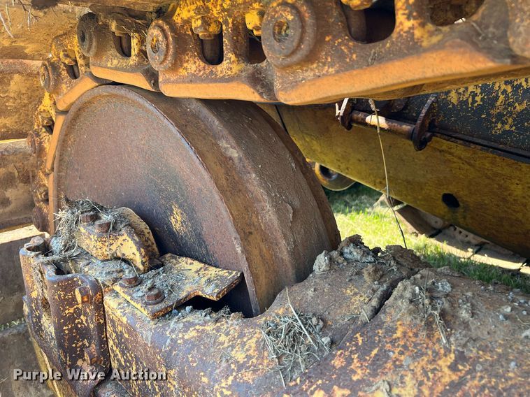 image for item DQ2061 1982 Caterpillar D7G  dozer