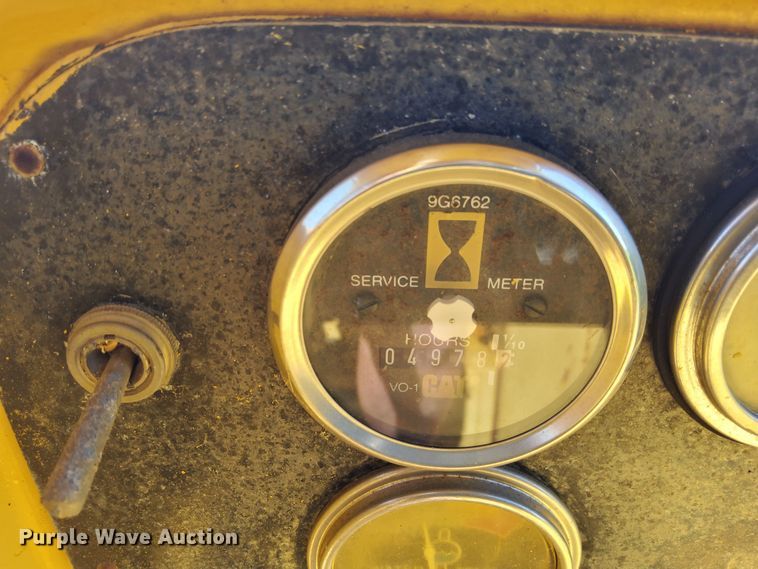 image for item DQ2061 1982 Caterpillar D7G  dozer