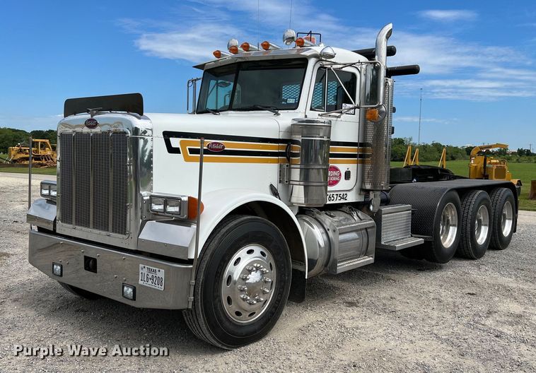 image for item DQ2064 1992 Peterbilt 379  winch truck