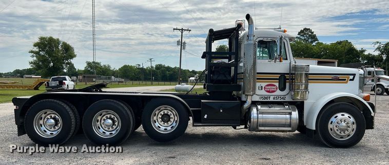 image for item DQ2064 1992 Peterbilt 379  winch truck