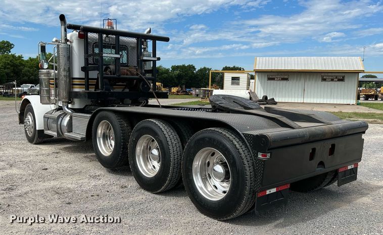 image for item DQ2064 1992 Peterbilt 379  winch truck