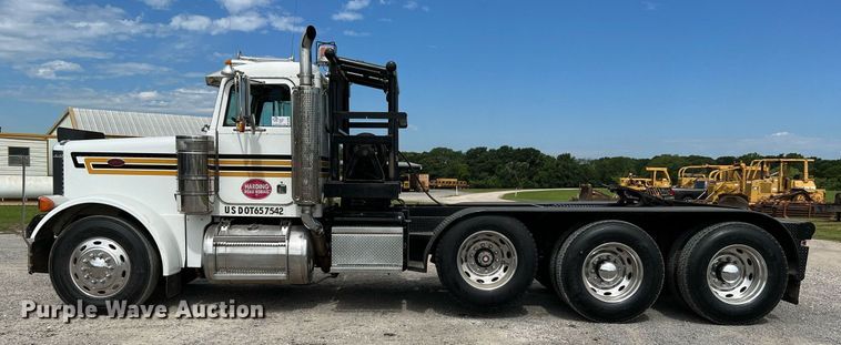 image for item DQ2064 1992 Peterbilt 379  winch truck