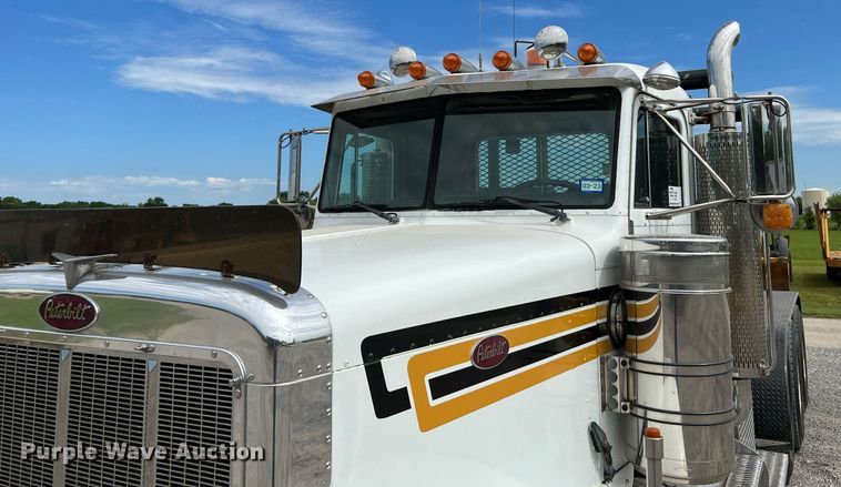 image for item DQ2064 1992 Peterbilt 379  winch truck