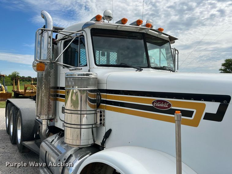 image for item DQ2064 1992 Peterbilt 379  winch truck