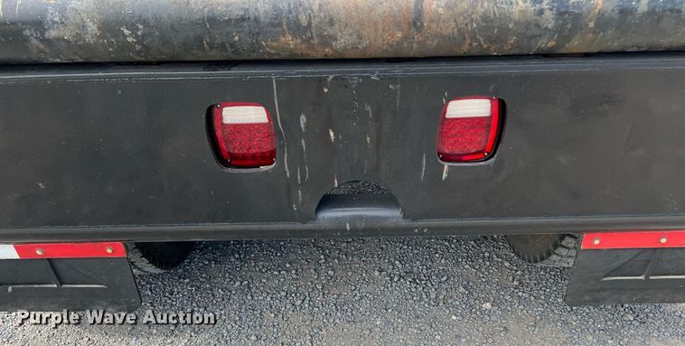 image for item DQ2064 1992 Peterbilt 379  winch truck