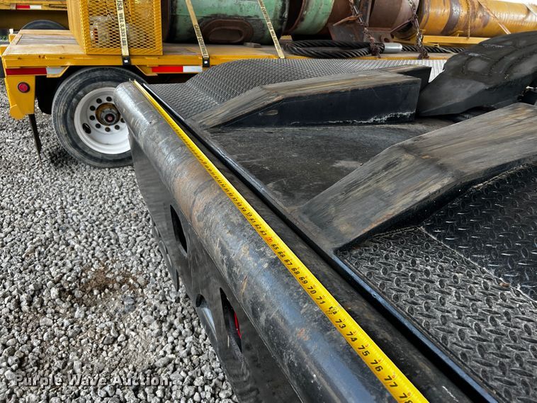 image for item DQ2064 1992 Peterbilt 379  winch truck