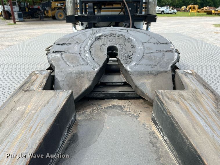 image for item DQ2064 1992 Peterbilt 379  winch truck