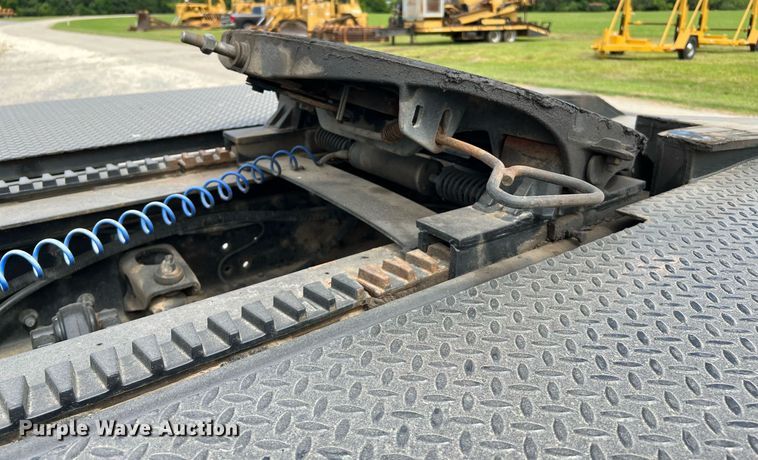 image for item DQ2064 1992 Peterbilt 379  winch truck