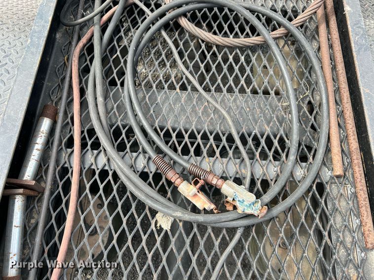 image for item DQ2064 1992 Peterbilt 379  winch truck