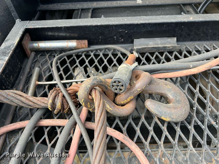 image for item DQ2064 1992 Peterbilt 379  winch truck