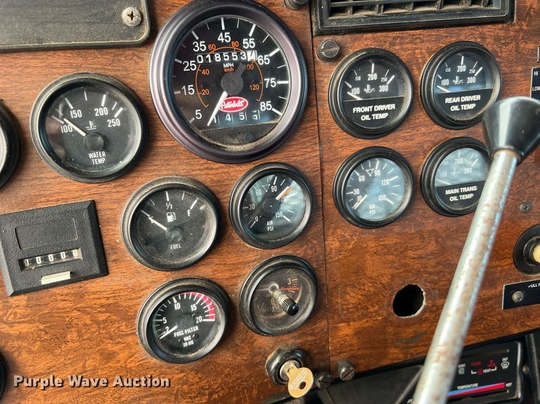 image for item DQ2064 1992 Peterbilt 379  winch truck