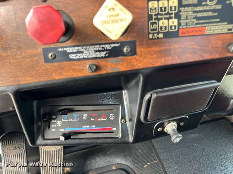 image for item DQ2064 1992 Peterbilt 379  winch truck