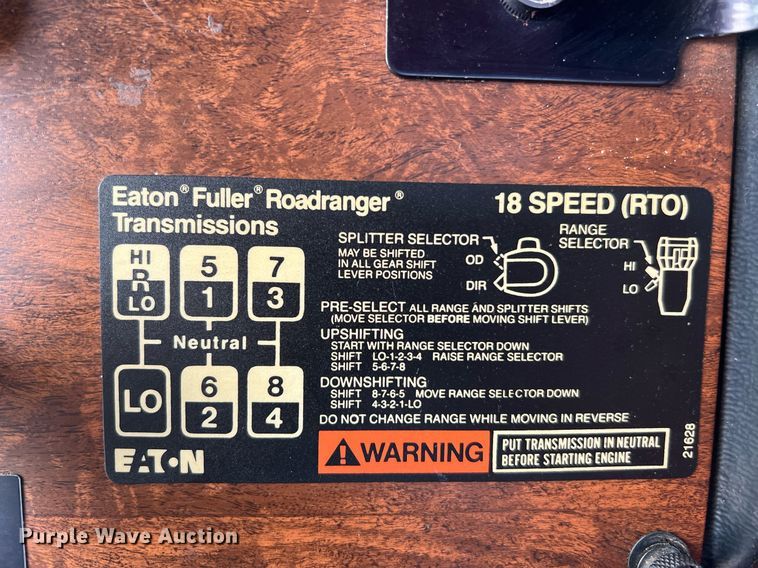 image for item DQ2064 1992 Peterbilt 379  winch truck