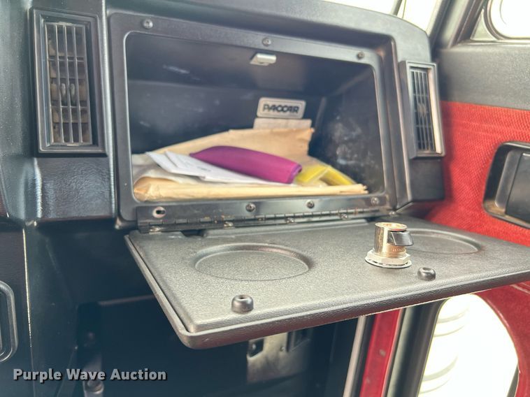 image for item DQ2064 1992 Peterbilt 379  winch truck