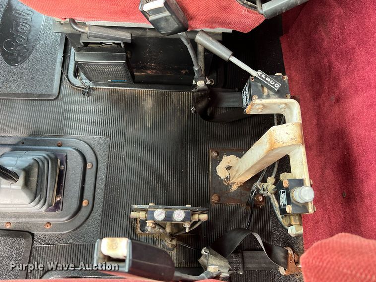 image for item DQ2064 1992 Peterbilt 379  winch truck