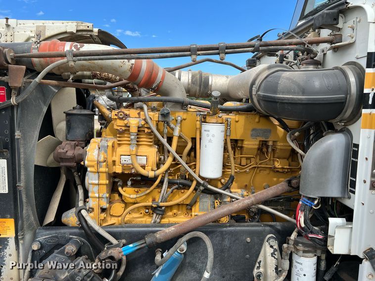 image for item DQ2064 1992 Peterbilt 379  winch truck