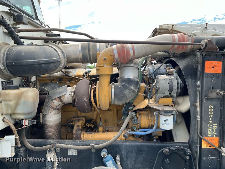 image for item DQ2064 1992 Peterbilt 379  winch truck