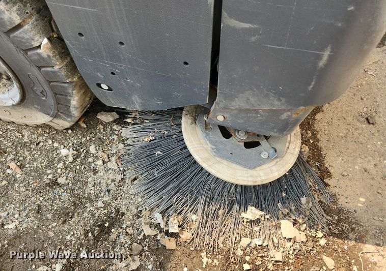 image for item DQ5392 Power Boss Armadillo 9XR  sweeper