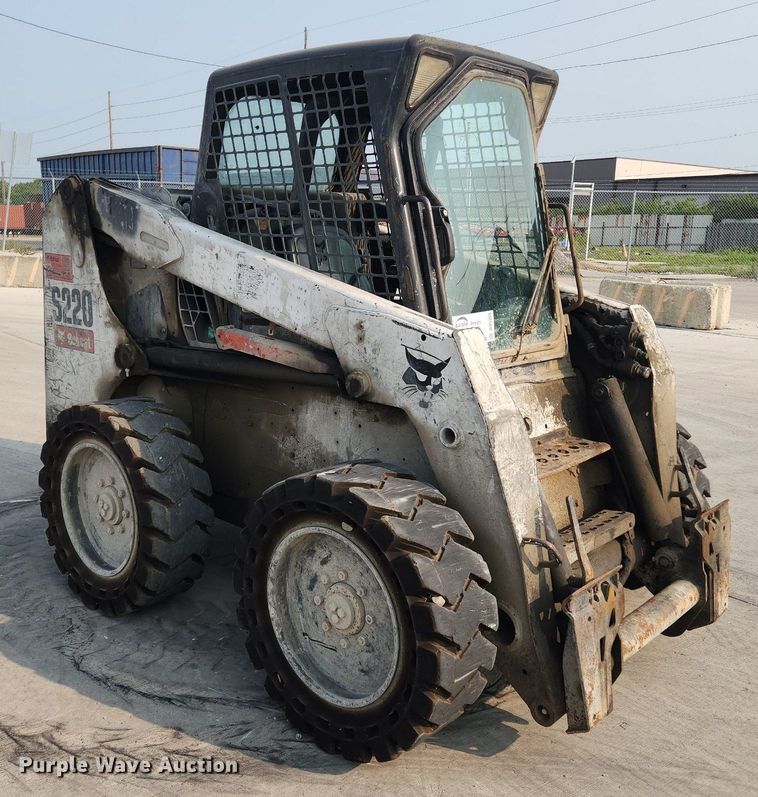 image for item DQ5393 2008 Bobcat S220  skid steer loader