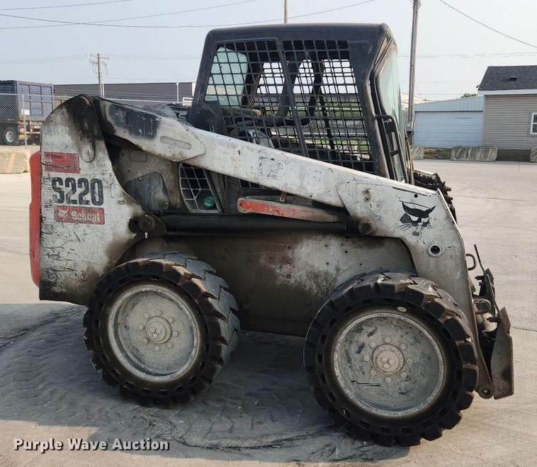 image for item DQ5393 2008 Bobcat S220  skid steer loader