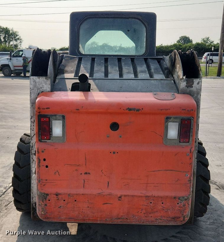 image for item DQ5393 2008 Bobcat S220  skid steer loader