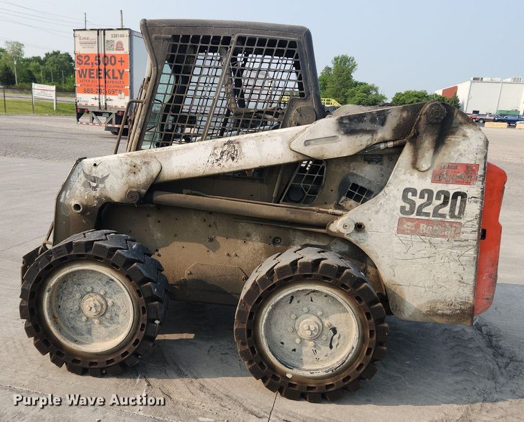 image for item DQ5393 2008 Bobcat S220  skid steer loader