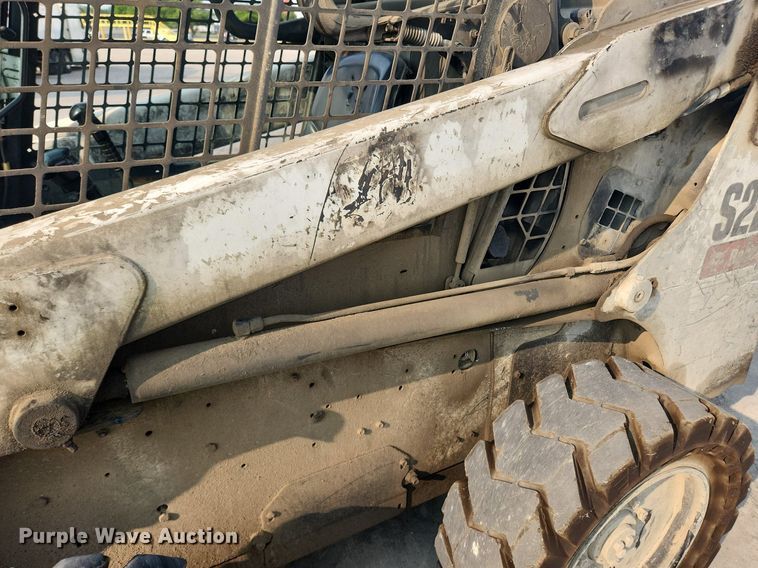 image for item DQ5393 2008 Bobcat S220  skid steer loader